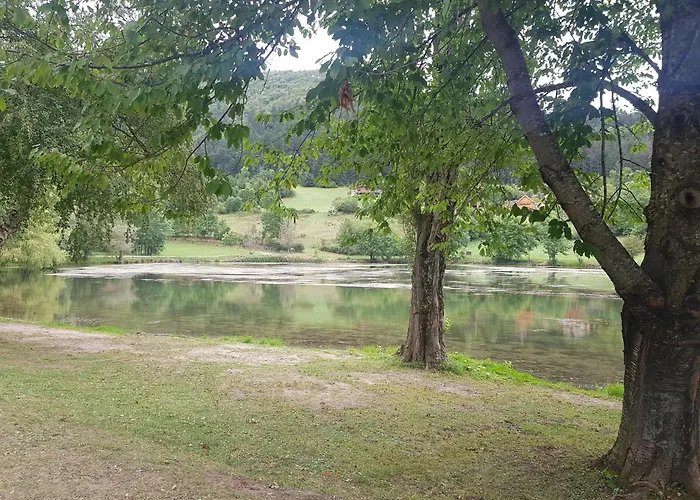 La Maison De Leonie بيت للعطل Camurac